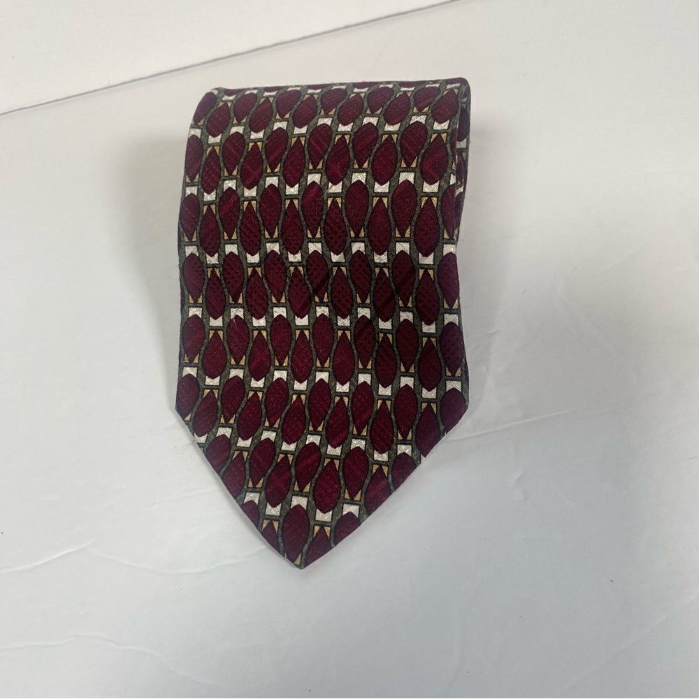 Nottingham 100% Silk All Over Geometric Design Silk Tie